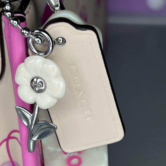 Coachtopia SMALL WAVY SHOULDER BAG - Picture 9 of 13